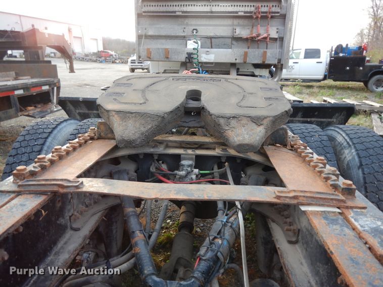 image for item DJ8067 2007 Sterling L-Line  semi truck