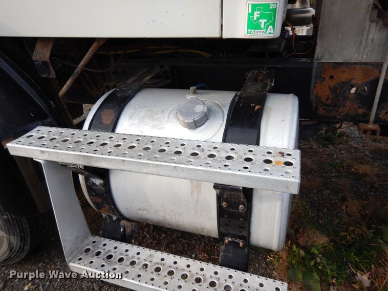 image for item DJ8067 2007 Sterling L-Line  semi truck