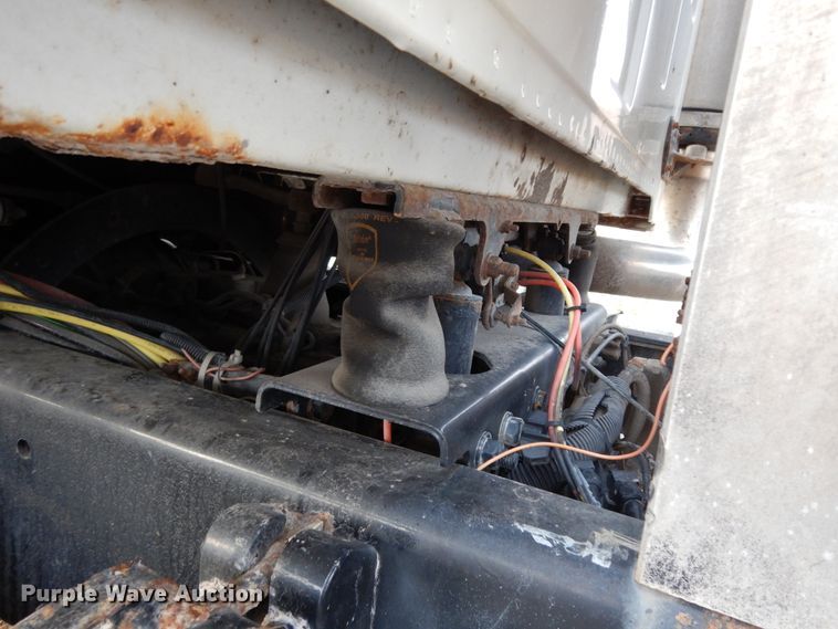 image for item DJ8067 2007 Sterling L-Line  semi truck