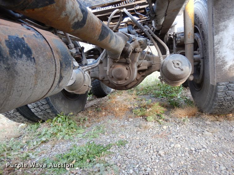 image for item DJ8067 2007 Sterling L-Line  semi truck