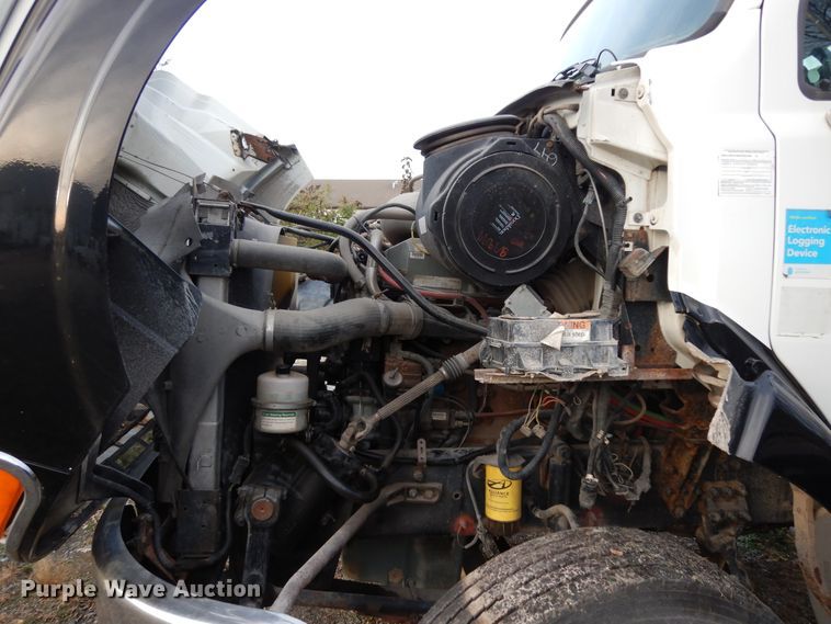 image for item DJ8067 2007 Sterling L-Line  semi truck