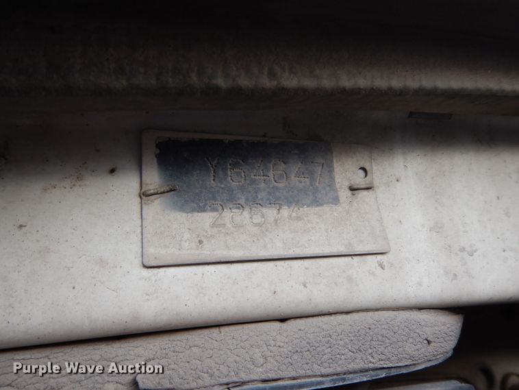 image for item DJ8067 2007 Sterling L-Line  semi truck