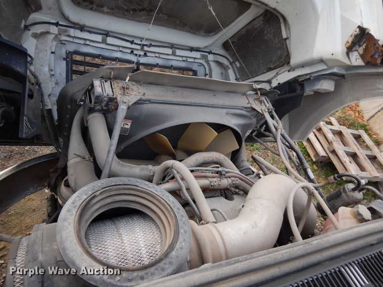 image for item DJ8067 2007 Sterling L-Line  semi truck