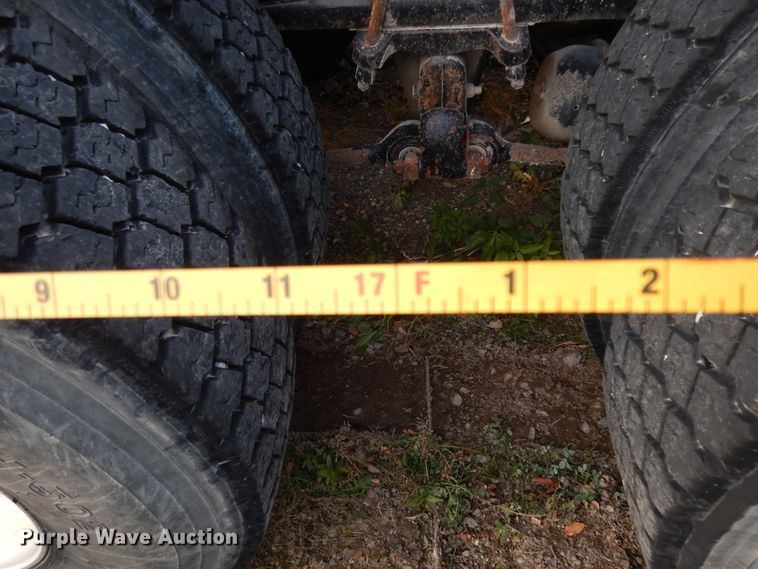 image for item DJ8067 2007 Sterling L-Line  semi truck