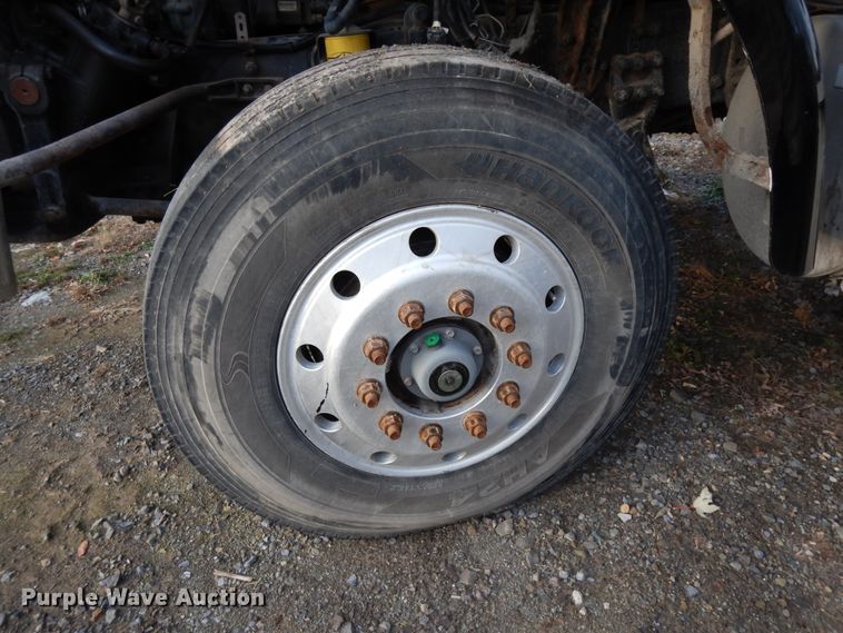 image for item DJ8067 2007 Sterling L-Line  semi truck