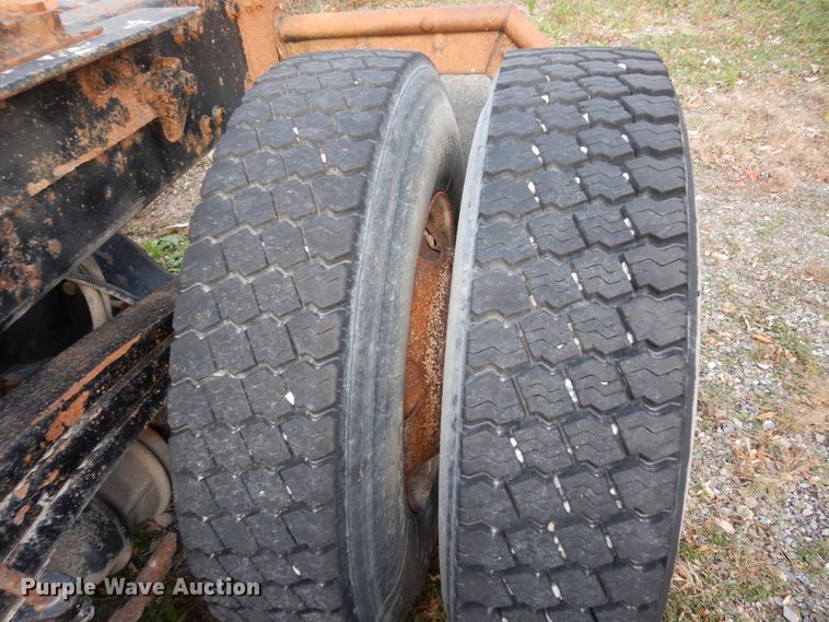 image for item DJ8067 2007 Sterling L-Line  semi truck