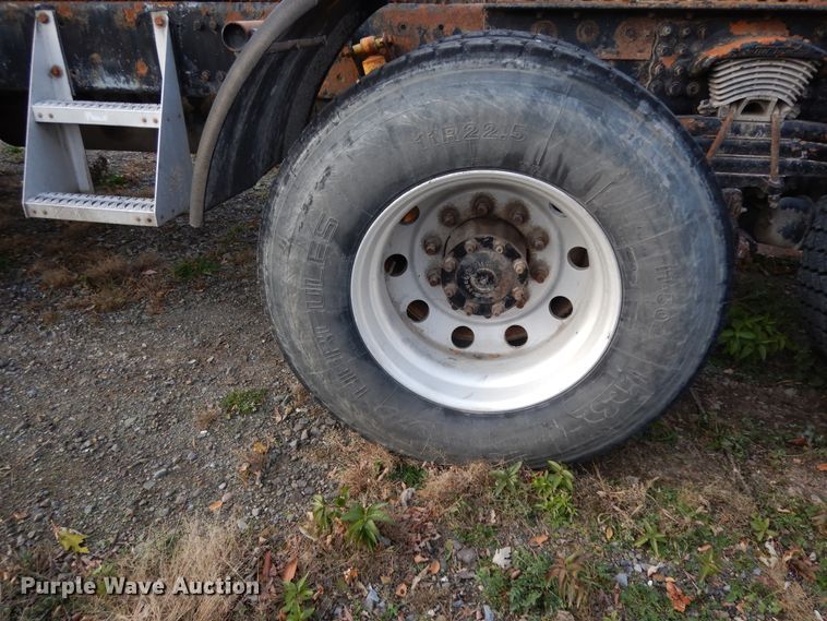 image for item DJ8067 2007 Sterling L-Line  semi truck