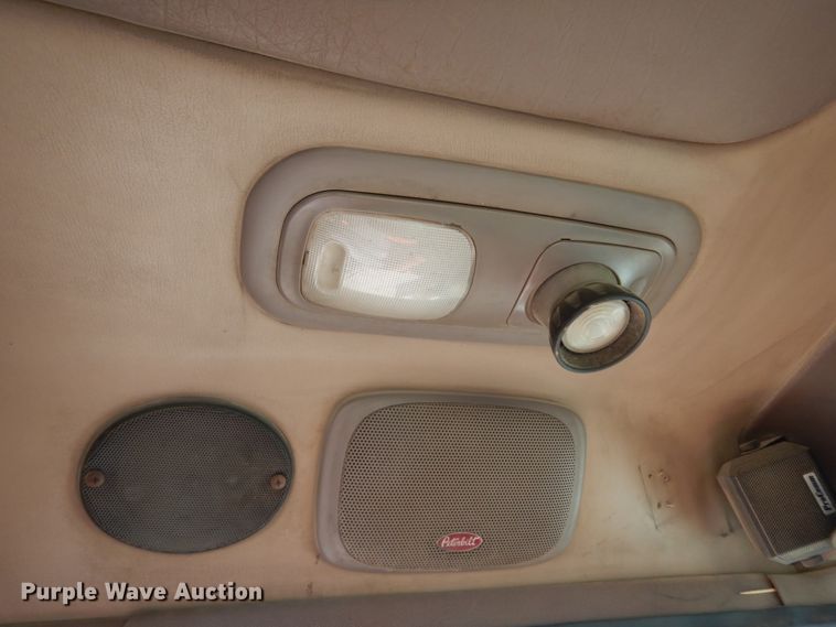 image for item DJ8102 2009 Peterbilt 384  semi truck