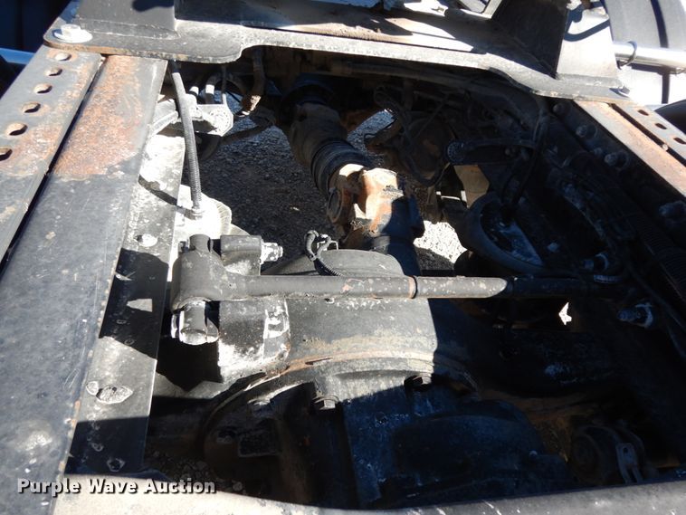 image for item DJ8102 2009 Peterbilt 384  semi truck