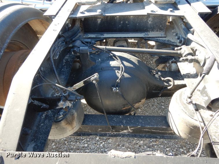 image for item DJ8102 2009 Peterbilt 384  semi truck