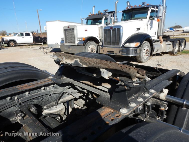 image for item DJ8102 2009 Peterbilt 384  semi truck