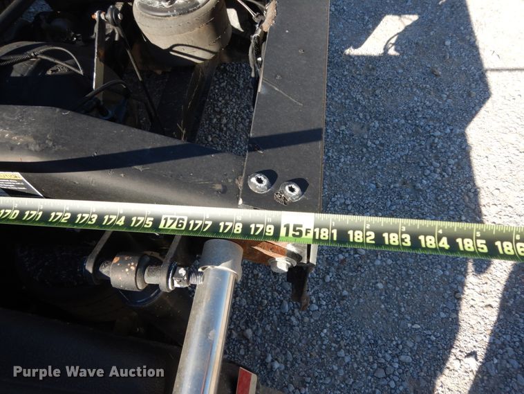 image for item DJ8102 2009 Peterbilt 384  semi truck