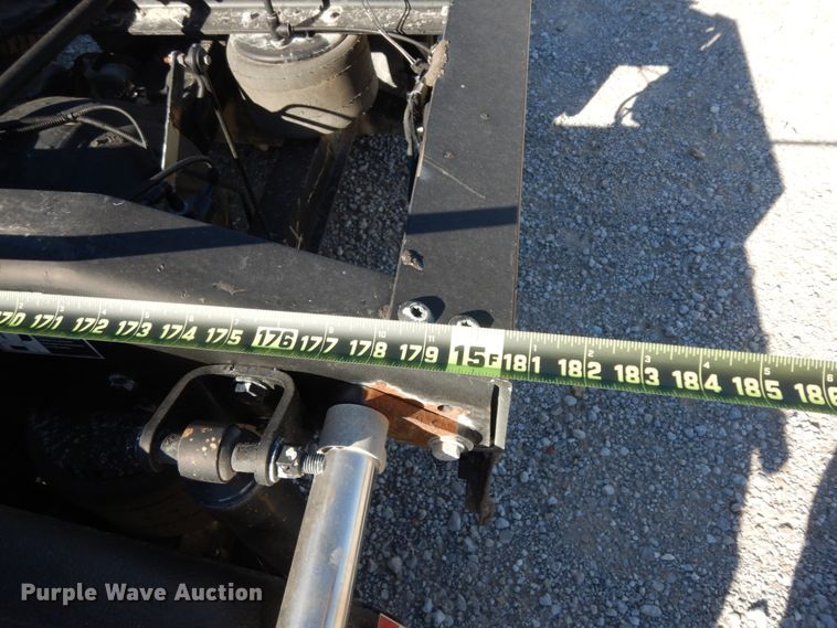 image for item DJ8102 2009 Peterbilt 384  semi truck