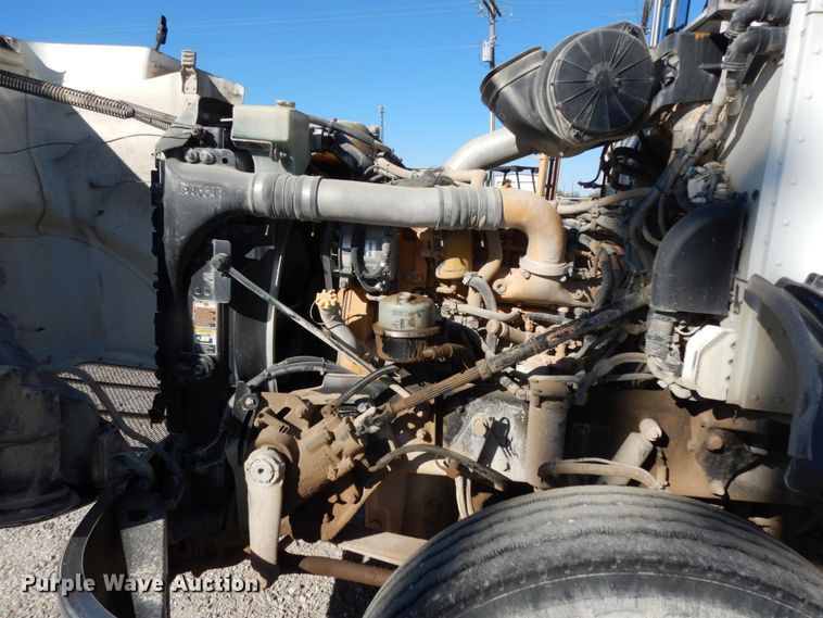 image for item DJ8102 2009 Peterbilt 384  semi truck