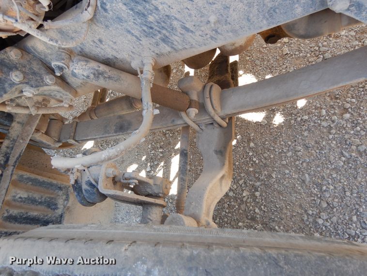 image for item DJ8102 2009 Peterbilt 384  semi truck