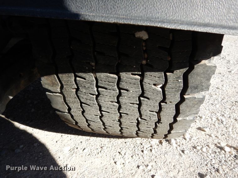 image for item DJ8102 2009 Peterbilt 384  semi truck