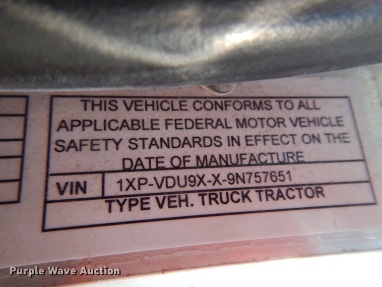 image for item DJ8102 2009 Peterbilt 384  semi truck