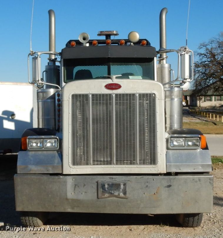 image for item DJ8104 2005 Peterbilt 379  winch truck