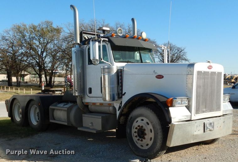 image for item DJ8104 2005 Peterbilt 379  winch truck