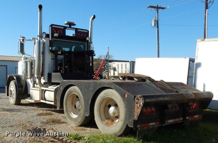 image for item DJ8104 2005 Peterbilt 379  winch truck