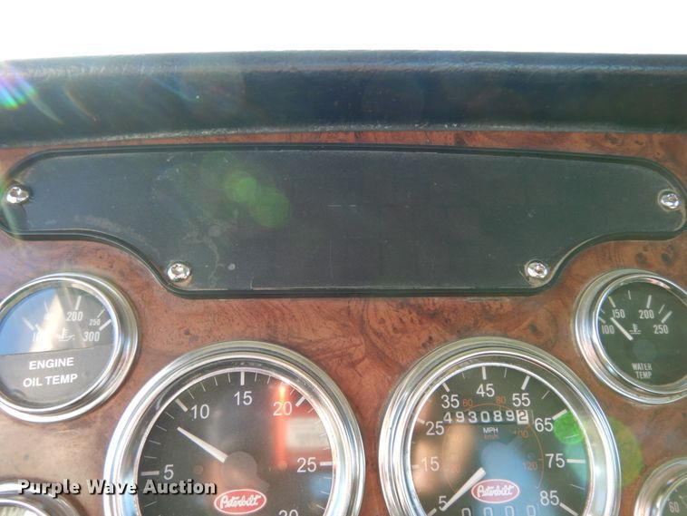 image for item DJ8104 2005 Peterbilt 379  winch truck