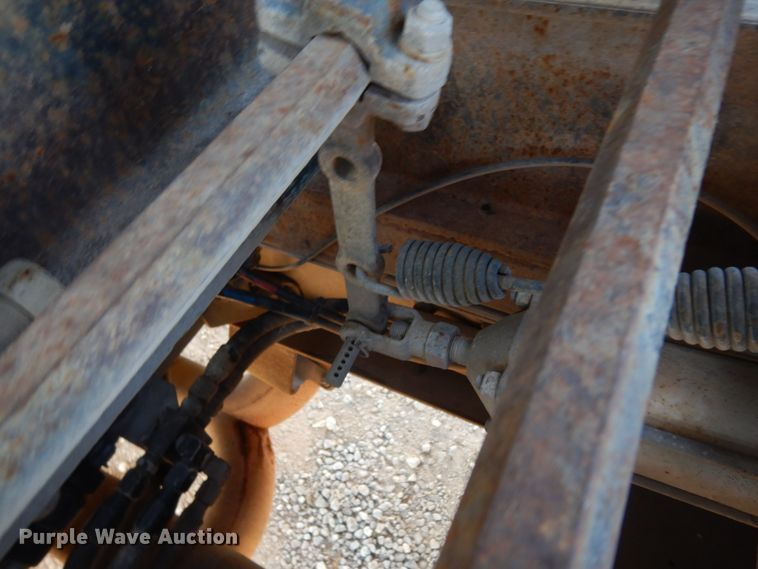 image for item DJ8104 2005 Peterbilt 379  winch truck