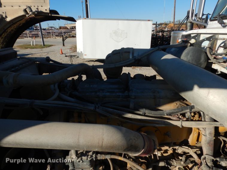 image for item DJ8104 2005 Peterbilt 379  winch truck