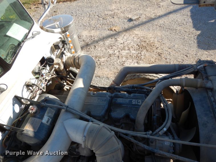 image for item DJ8104 2005 Peterbilt 379  winch truck