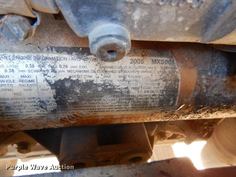 image for item DJ8104 2005 Peterbilt 379  winch truck