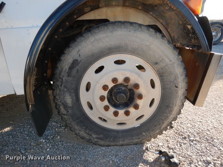 image for item DJ8104 2005 Peterbilt 379  winch truck