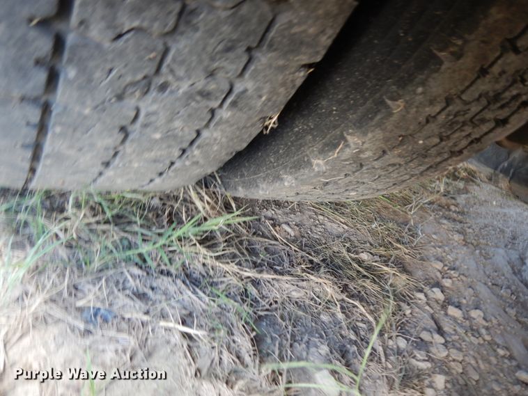 image for item DJ8104 2005 Peterbilt 379  winch truck