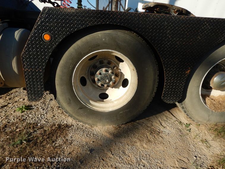 image for item DJ8104 2005 Peterbilt 379  winch truck