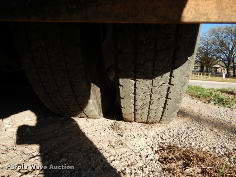 image for item DJ8104 2005 Peterbilt 379  winch truck