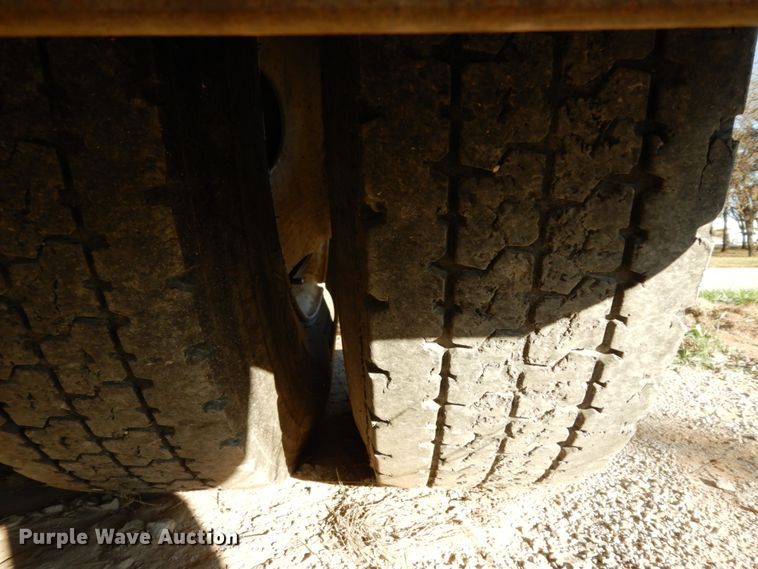 image for item DJ8104 2005 Peterbilt 379  winch truck