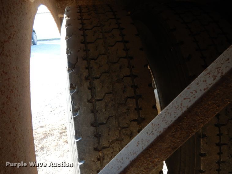 image for item DJ8104 2005 Peterbilt 379  winch truck