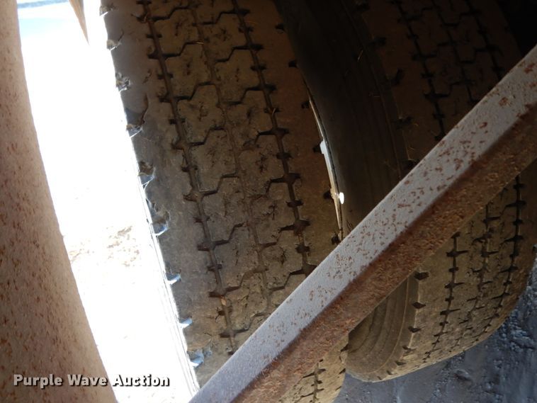 image for item DJ8104 2005 Peterbilt 379  winch truck