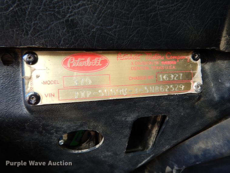 image for item DJ8104 2005 Peterbilt 379  winch truck