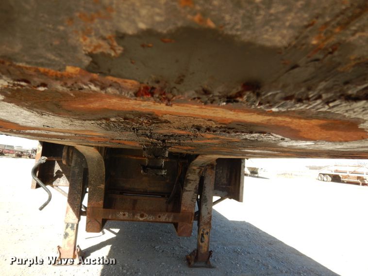 image for item DJ8147 1986 Great Dane GPD-48 drop deck trailer