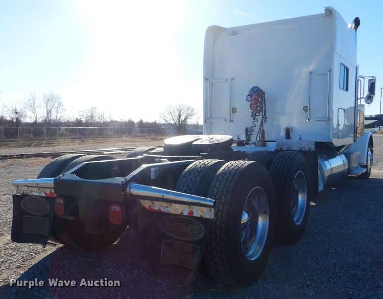 image for item DJ8572 2012 Peterbilt 389  semi truck