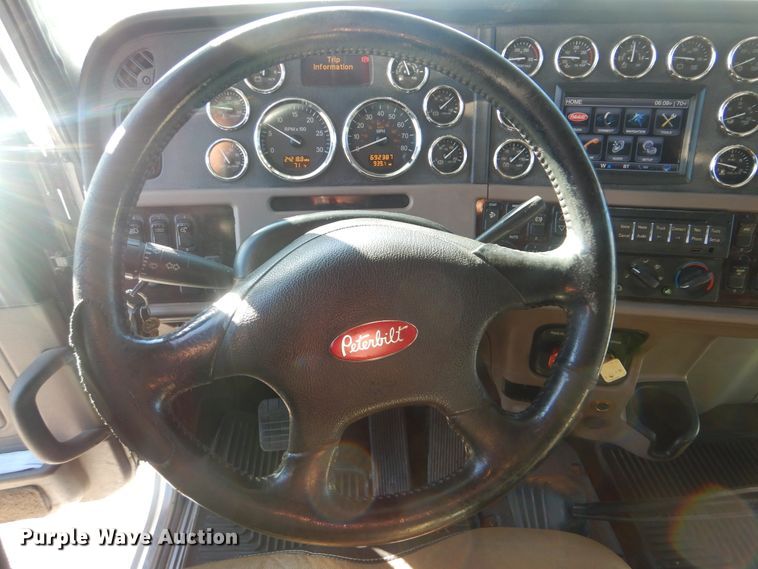 image for item DJ8572 2012 Peterbilt 389  semi truck