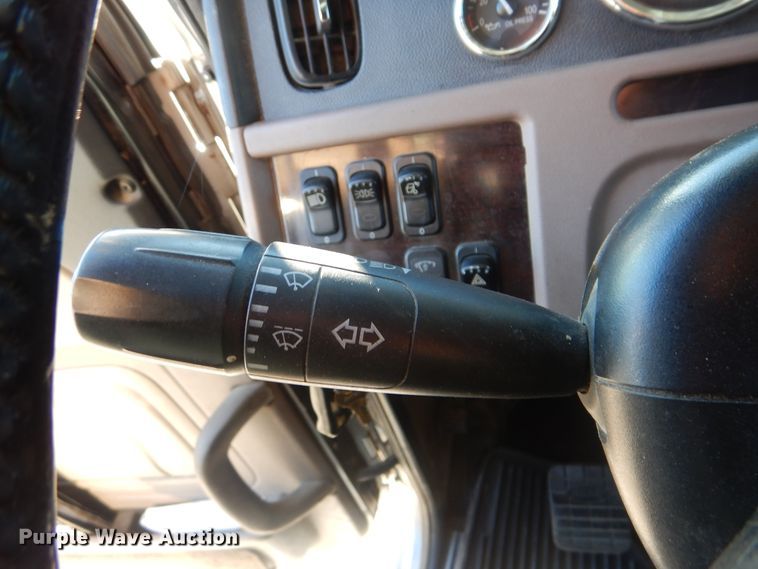 image for item DJ8572 2012 Peterbilt 389  semi truck