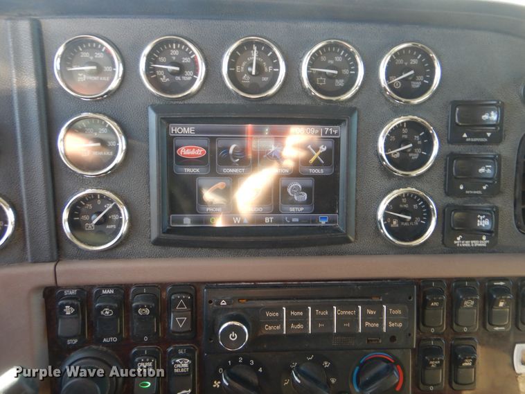 image for item DJ8572 2012 Peterbilt 389  semi truck