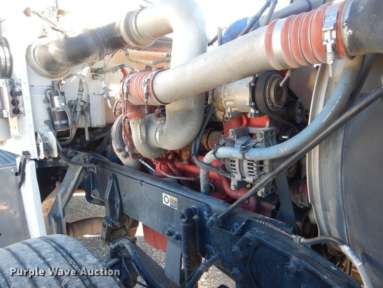 image for item DJ8572 2012 Peterbilt 389  semi truck