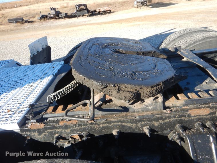 image for item DJ8572 2012 Peterbilt 389  semi truck