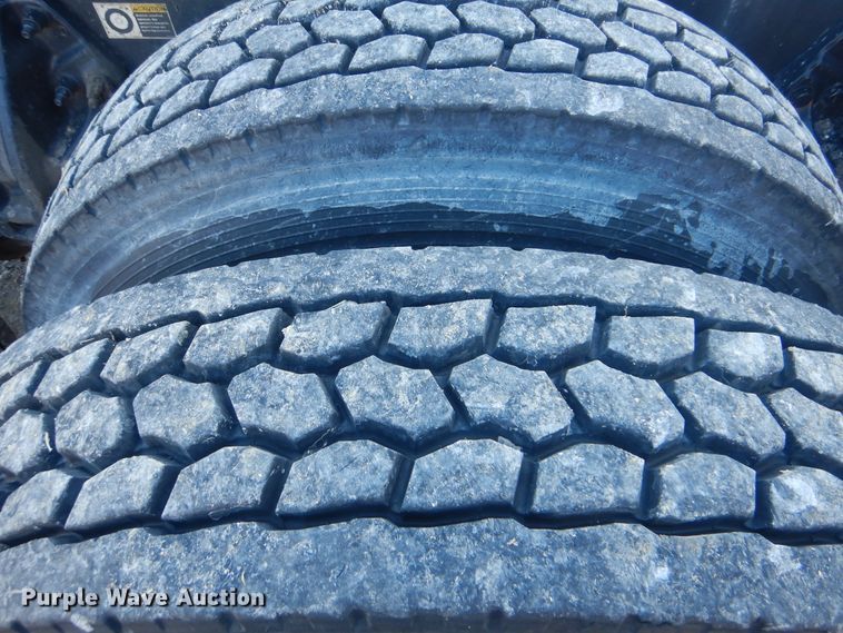 image for item DJ8572 2012 Peterbilt 389  semi truck