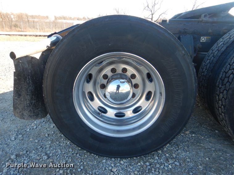 image for item DJ8572 2012 Peterbilt 389  semi truck