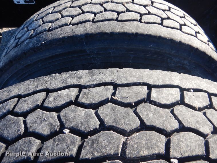 image for item DJ8572 2012 Peterbilt 389  semi truck