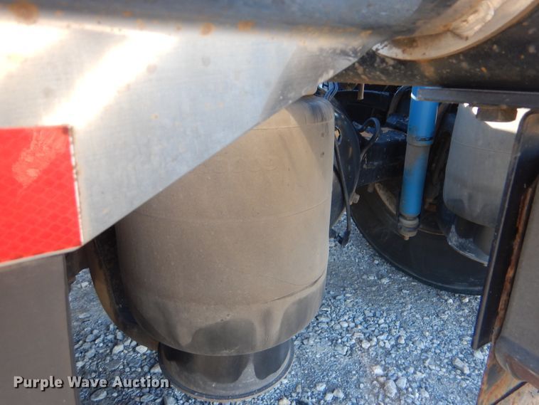 image for item DJ8572 2012 Peterbilt 389  semi truck