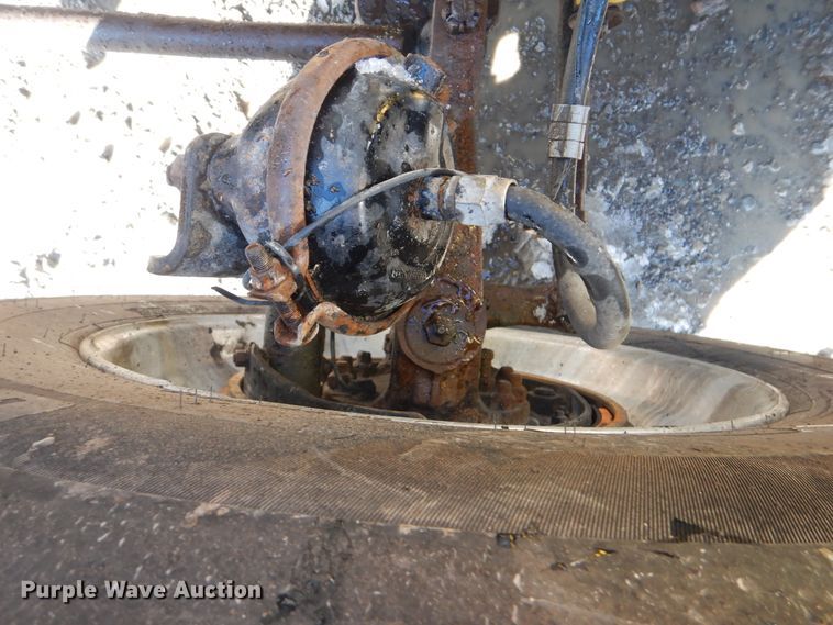 image for item DJ8576 2001 Kenworth T800  semi truck