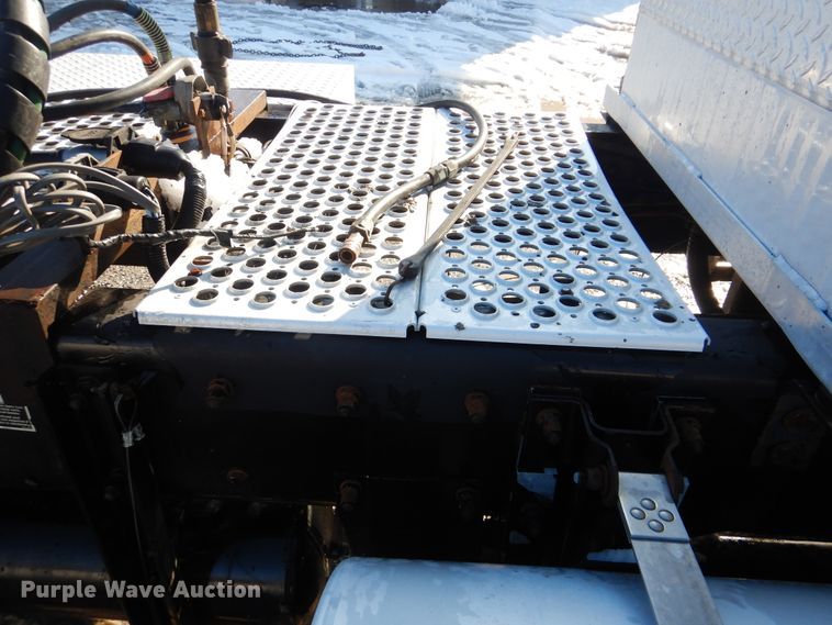 image for item DJ8576 2001 Kenworth T800  semi truck